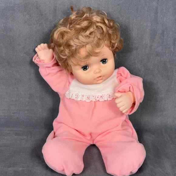 Vintage Eegee Goldberger 1981 Hong Kong Baby Doll Curly Sleepy Eyes Soft Body - Picture 2 of 11